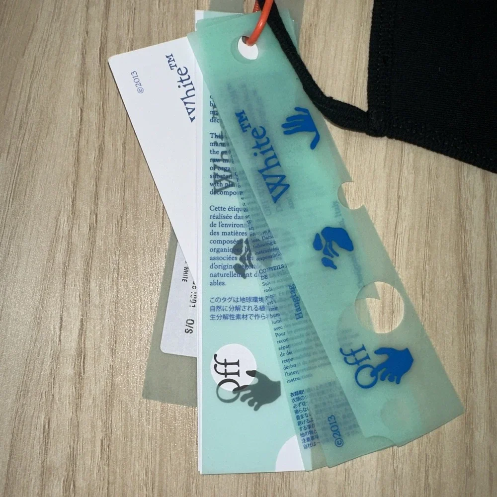 Off-White Spray/Arrow Mask Black & White- Bundle Authentic QR code New With Tags